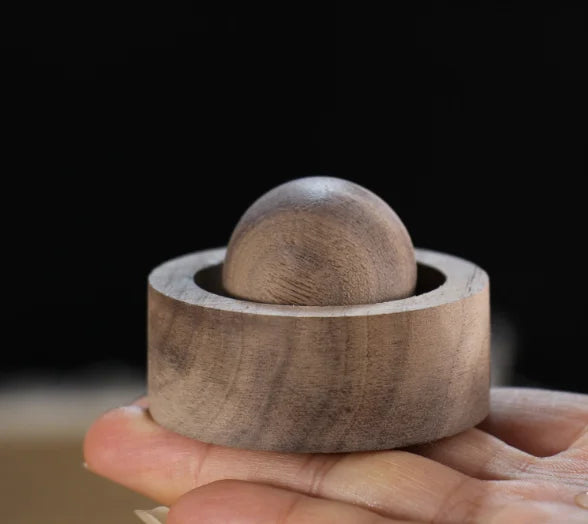 Solid Wood Spherical Essential Oil for Fragrance Enhancement Home Bedroom Aromatherapy Eliminate Room Odor with Home decoration